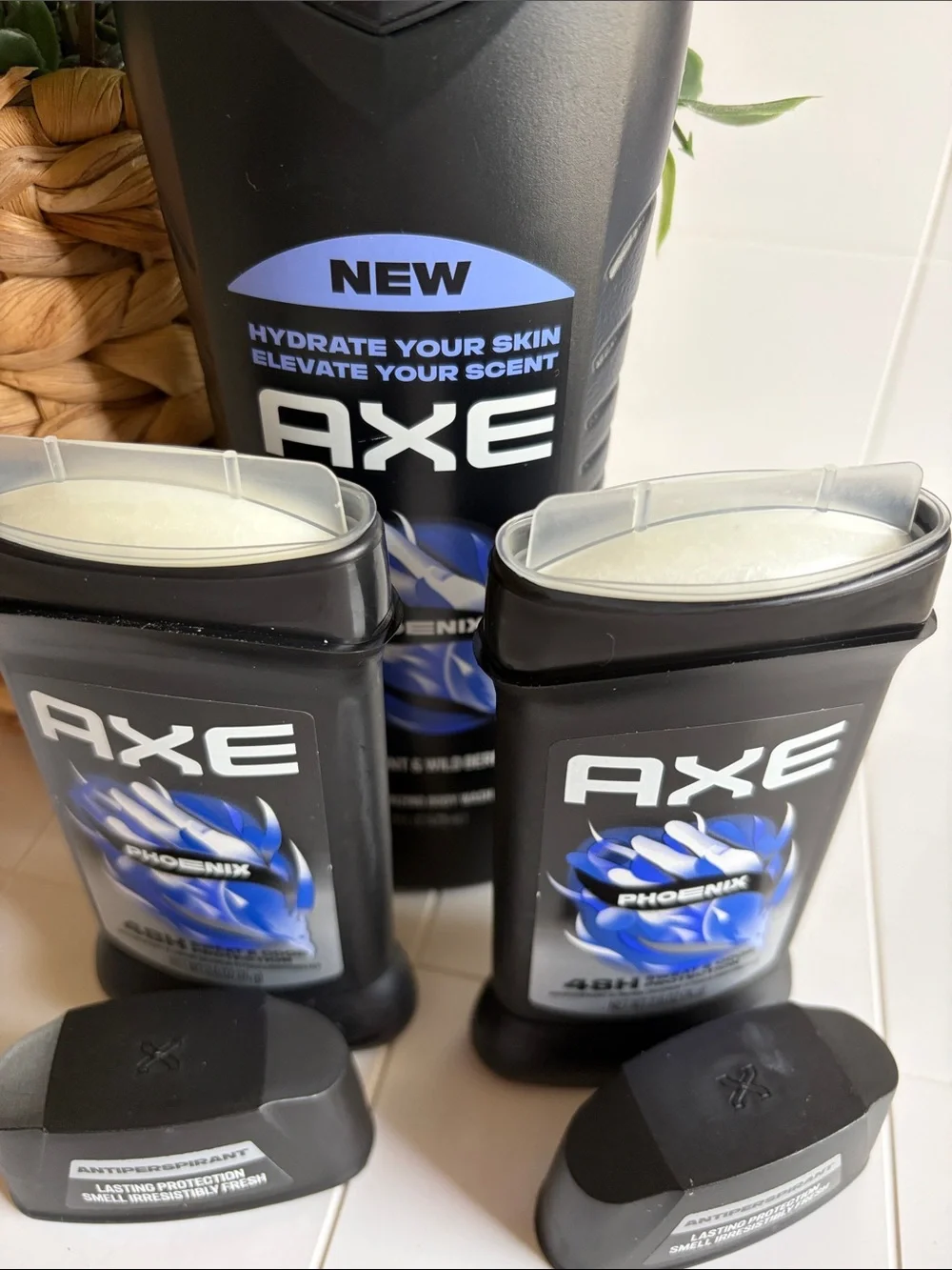 AXE Phoenix Spearmint & Wild Berry Men’s Grooming Cleanser – Black & Blue